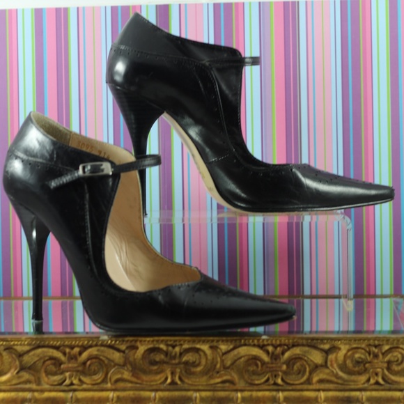 Bandolino Black Leather Heels - Picture 14 of 16